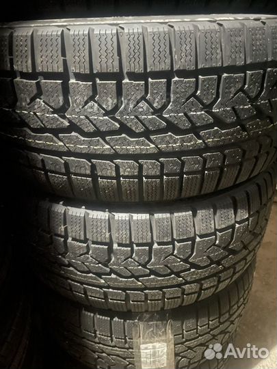 Marshal I'Zen RV KC15 275/40 R20 106W