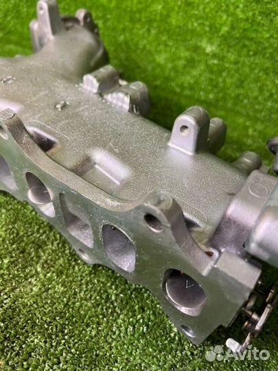 Впускной коллектор Toyota Land Cruiser Prado 150