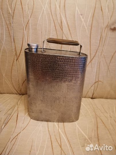 Туристический рюкзак и канистра