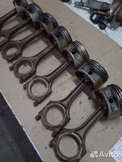 Поршень с шатуном audi a8 d2 ауди а8 д2 akg 4,2
