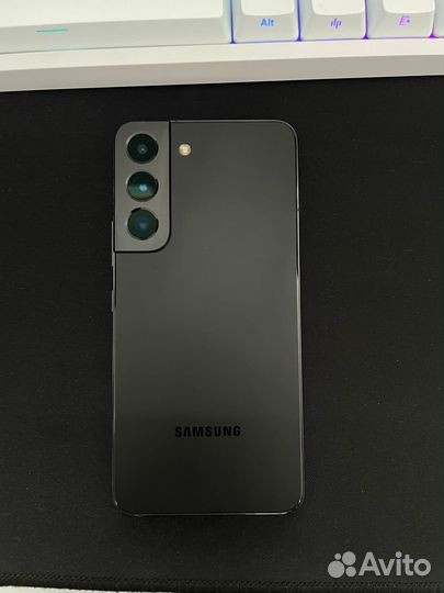 Телефон Samsung galaxy s22