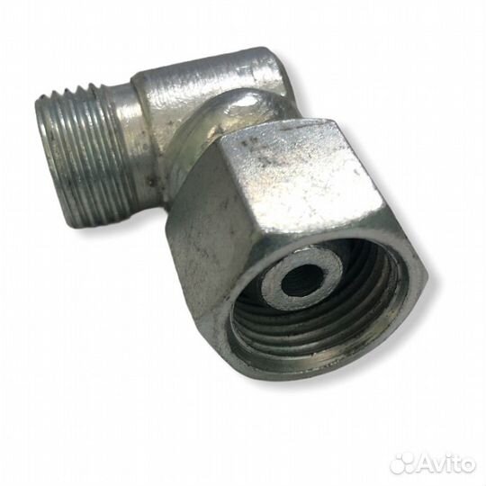 Угольник 22/22 с гайкой резьба 18*1,5