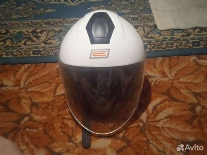 Шлем Е origine