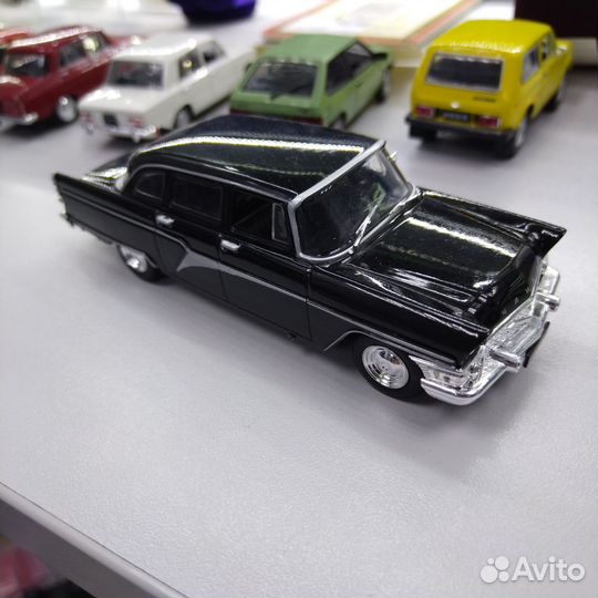 Модель автомобиля газ 13 Чайка