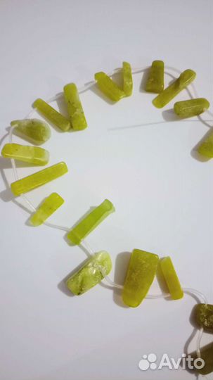 Натуральный нефрит нитью 36 см