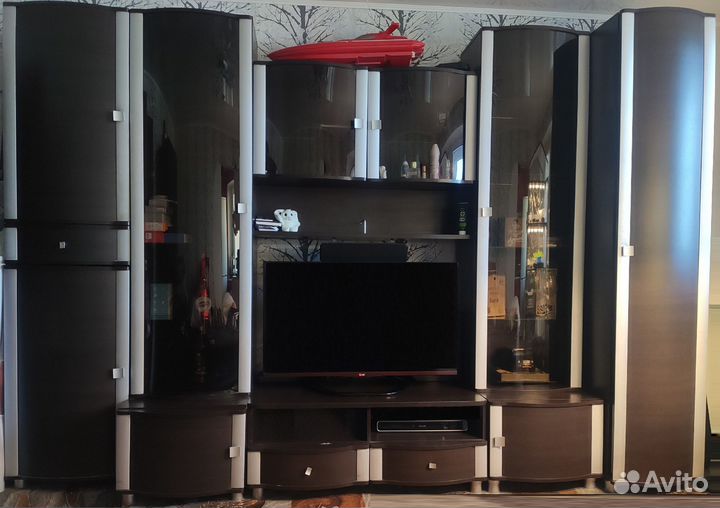 Стенка горка в гостиную бу