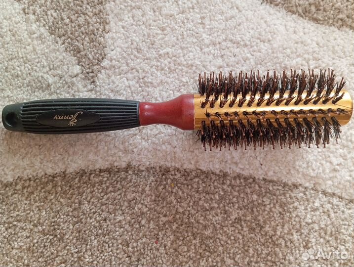 Расческа круглая. щетина+пластик зубцы