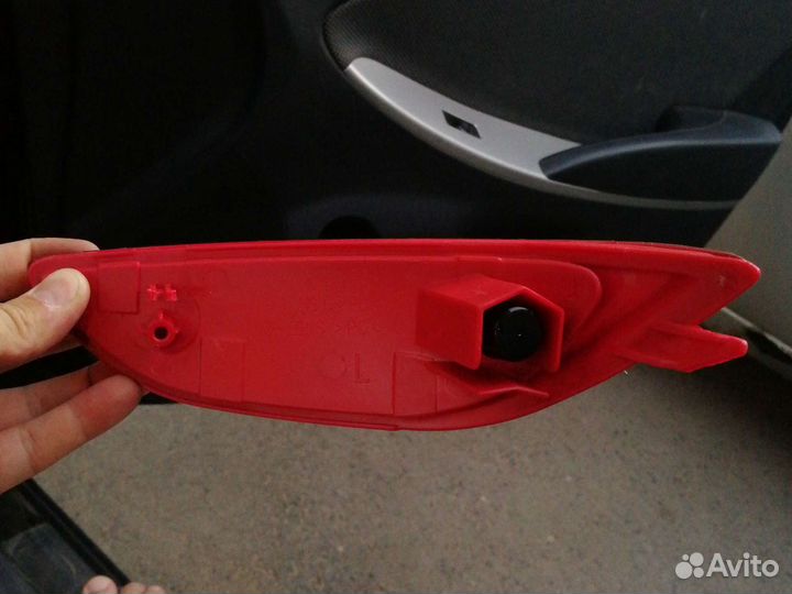 Отражатель в задний бампер на Солярис