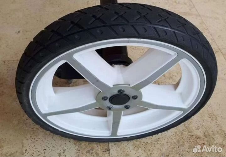 Колеса колесо hartan белые в отличном состоянии