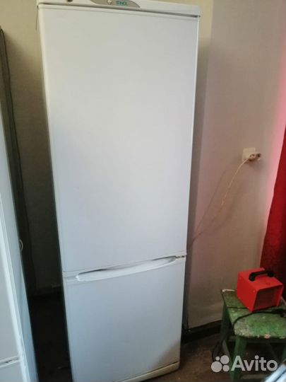 Холодильник бу Stinol