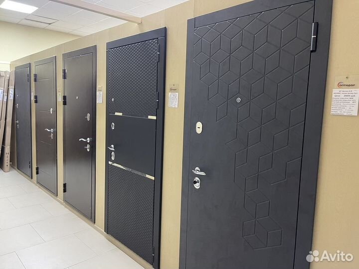 Склад-магазин входных металлических дверей