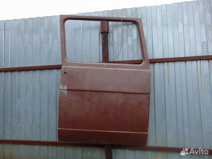 Дверь боковая к Раф-2203