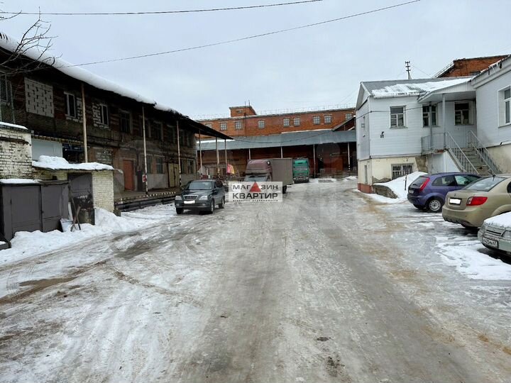 Склад с морозильными камерами и офисом, 258 м²