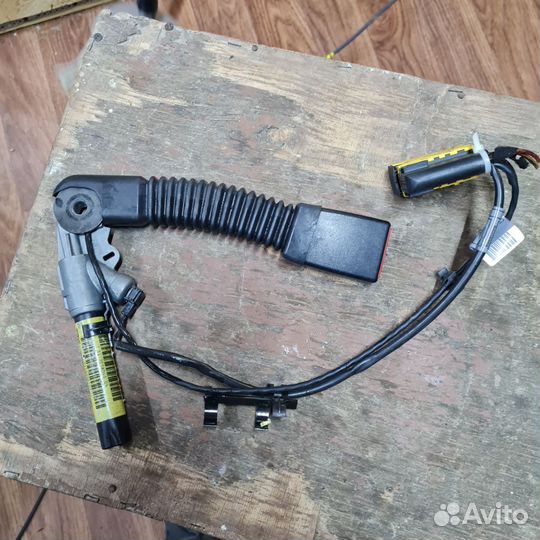 Ответная часть ремня безоп Bmw X5 E53 передн левая