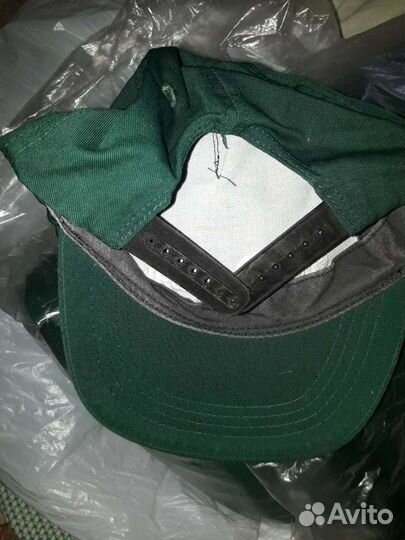 Куртка и кепка рабочая одежда