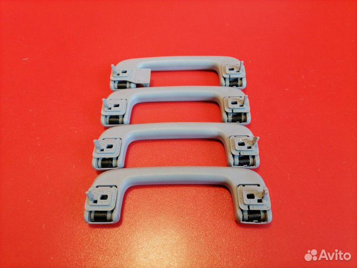 Ручка потолочная внутренняя Mitsubishi Lancer CY3A