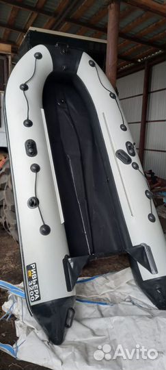 Лодка с мотором