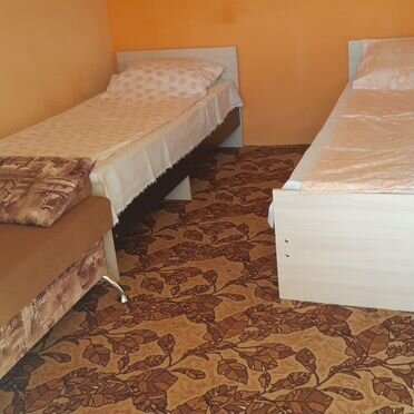 Комната 16 м² в 4-к., 1/1 эт.