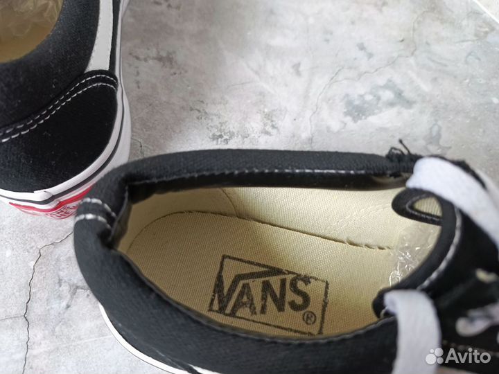 Кеды Vans с белой подошвой