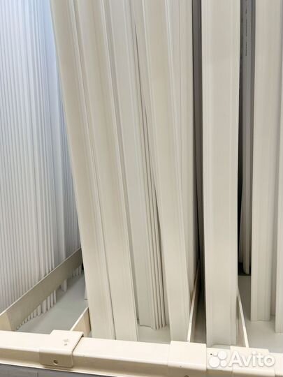 Плинтус потолочный