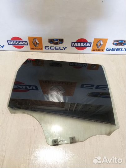 Стекло боковое двери Renault duster Прав