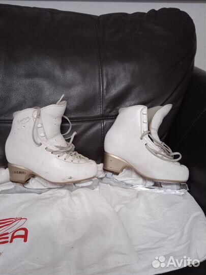 Коньки фигурные edea 215