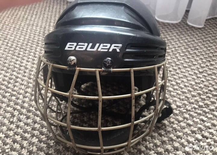 Хоккейный шлем