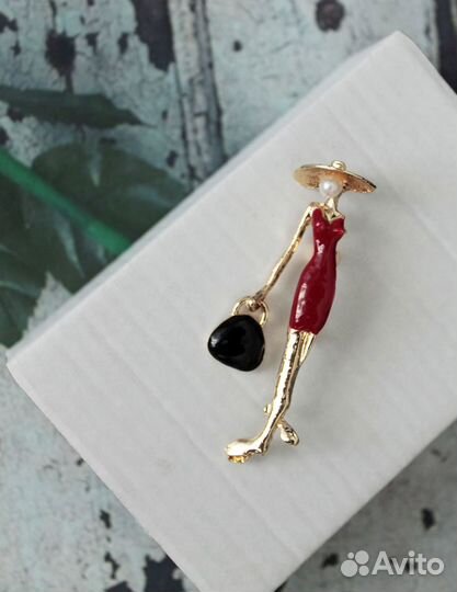 Коллекционная брошь 