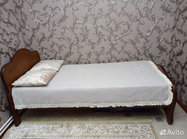 Кровать с ортопедическим матрасом