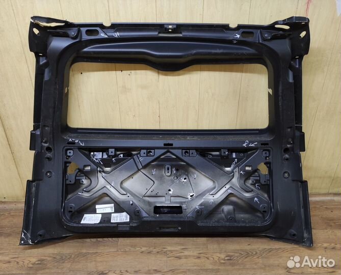 Дверь багажника Land Rover Discovery 2018