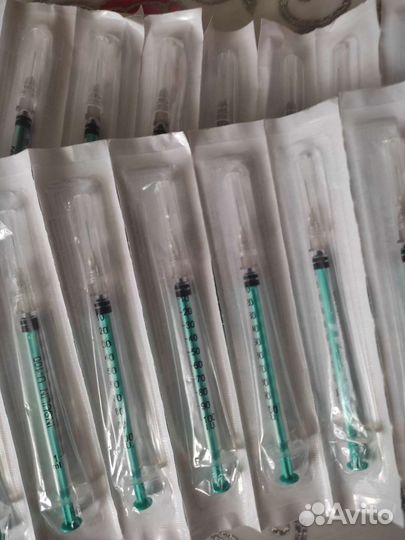 Шприцы инсулиновые 150 штук