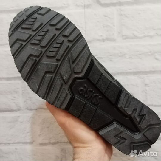 Кроссовки Asics Байка