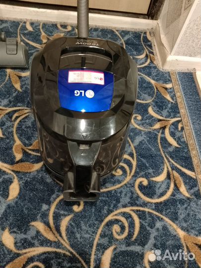 Пылесос LG VK 69662N (Пи)