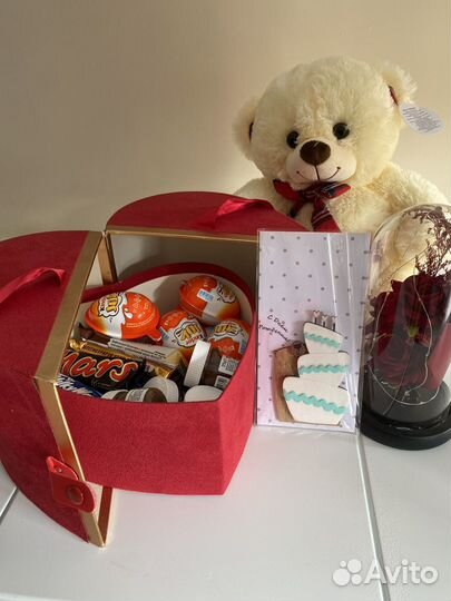 Подарочная коробка