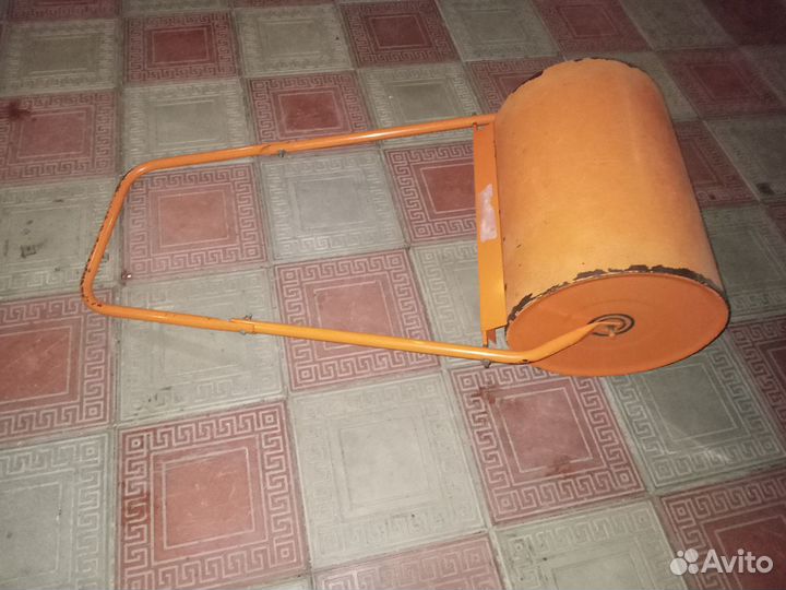 Каток для газона. Сеялка для газона