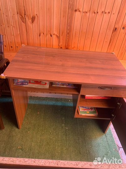 Письменный стол