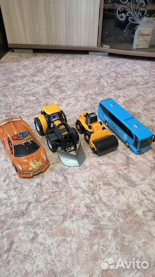 Машинки 4 шт