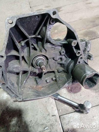 Продам МКПП на хонда цивик. Мотор D15B