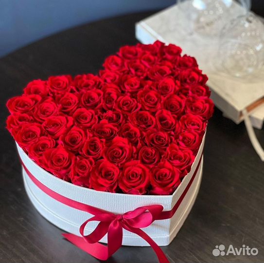 Букет роз в коробке Серпухов доставка