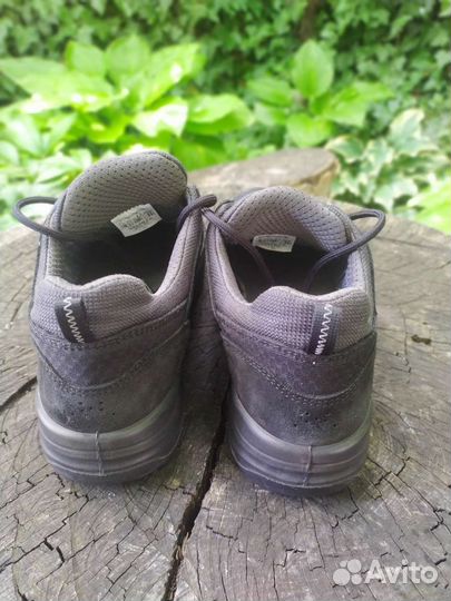 Трекинговые ботинки Lowa Taurus GTX Lo Ws