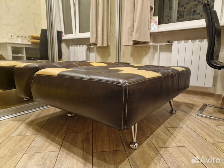 Кожаный диван