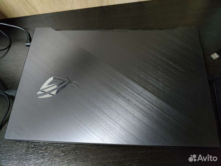 Asus rog strix GL704GW i7-8750h RTX-2060