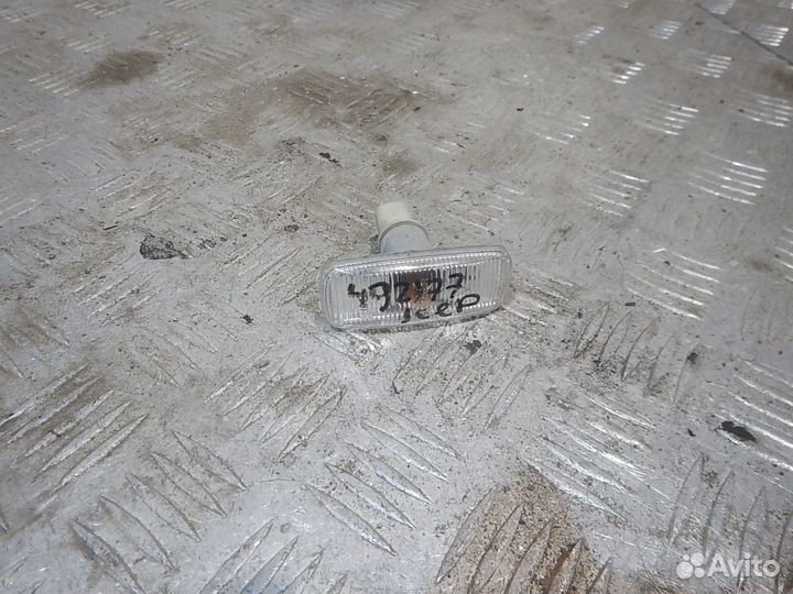 Повторитель на крыло левый белый, Jeep (Джип) -com