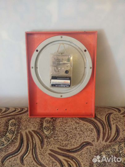 Часы электронные настенные СССР