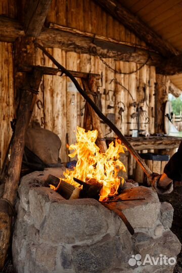 Кузнец художественная ковка