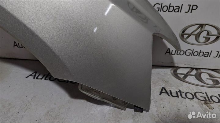 Крыло переднее правое Toyota Kluger V