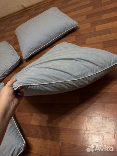 Подушка перьевая 60 на 60 4 штуки