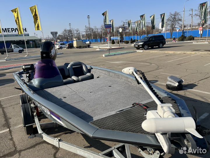 Лодка Bass Tracker Pro Team 175 TXW