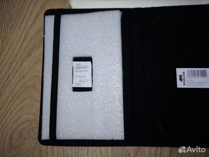 Чехол RivaCase 3214 8.0 Black