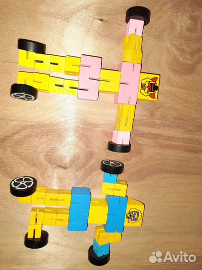 Робот деревянный